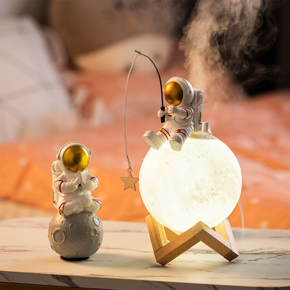 Astronaut Figurines With Moon Lamp & Humidifier