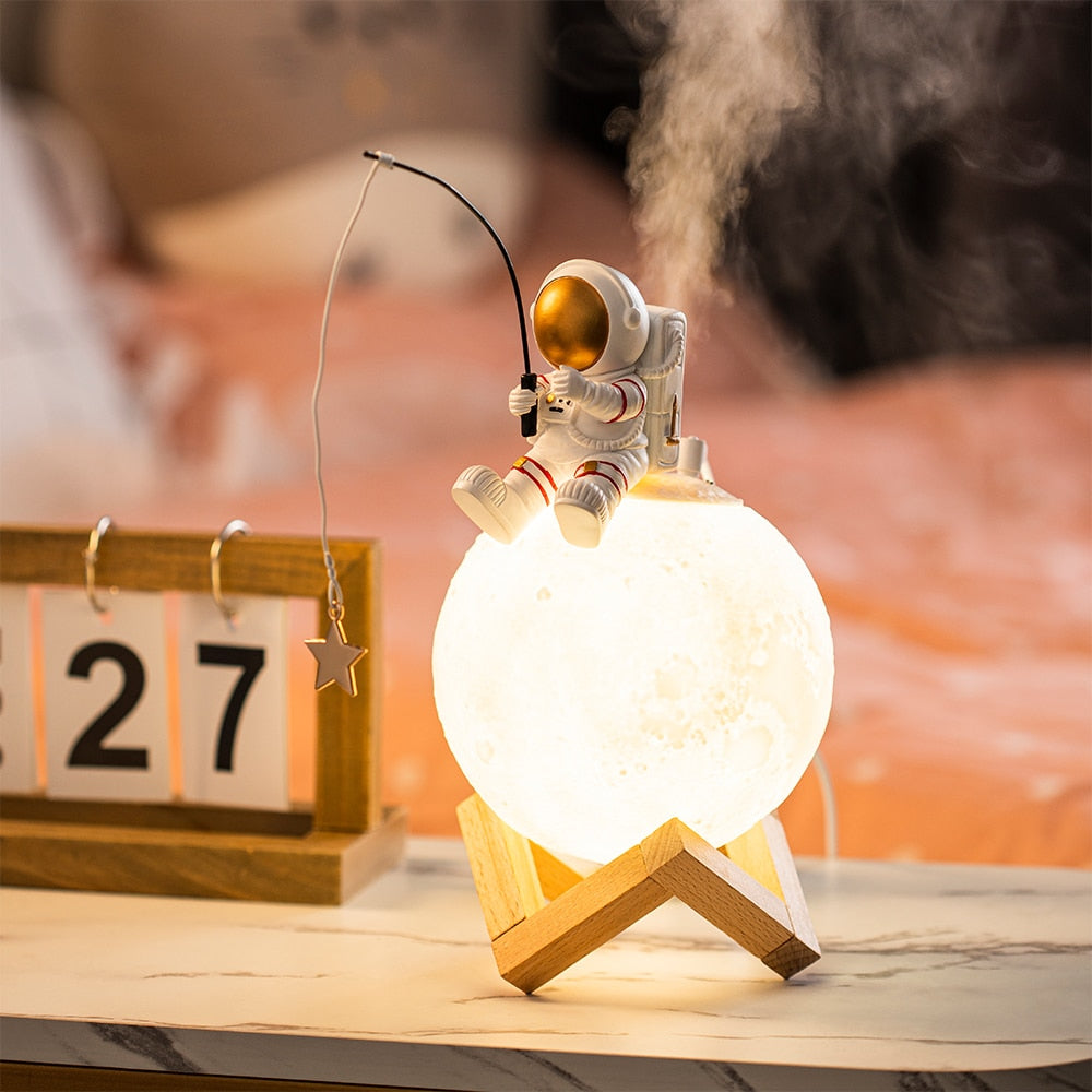 Astronaut Figurines With Moon Lamp & Humidifier